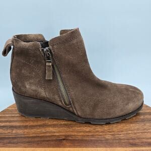 OTBT Story Boots Womens 10 M Brown Suede Leather Side Zip Comfort Wedge Booties